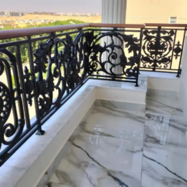 هنا اسم المنتج